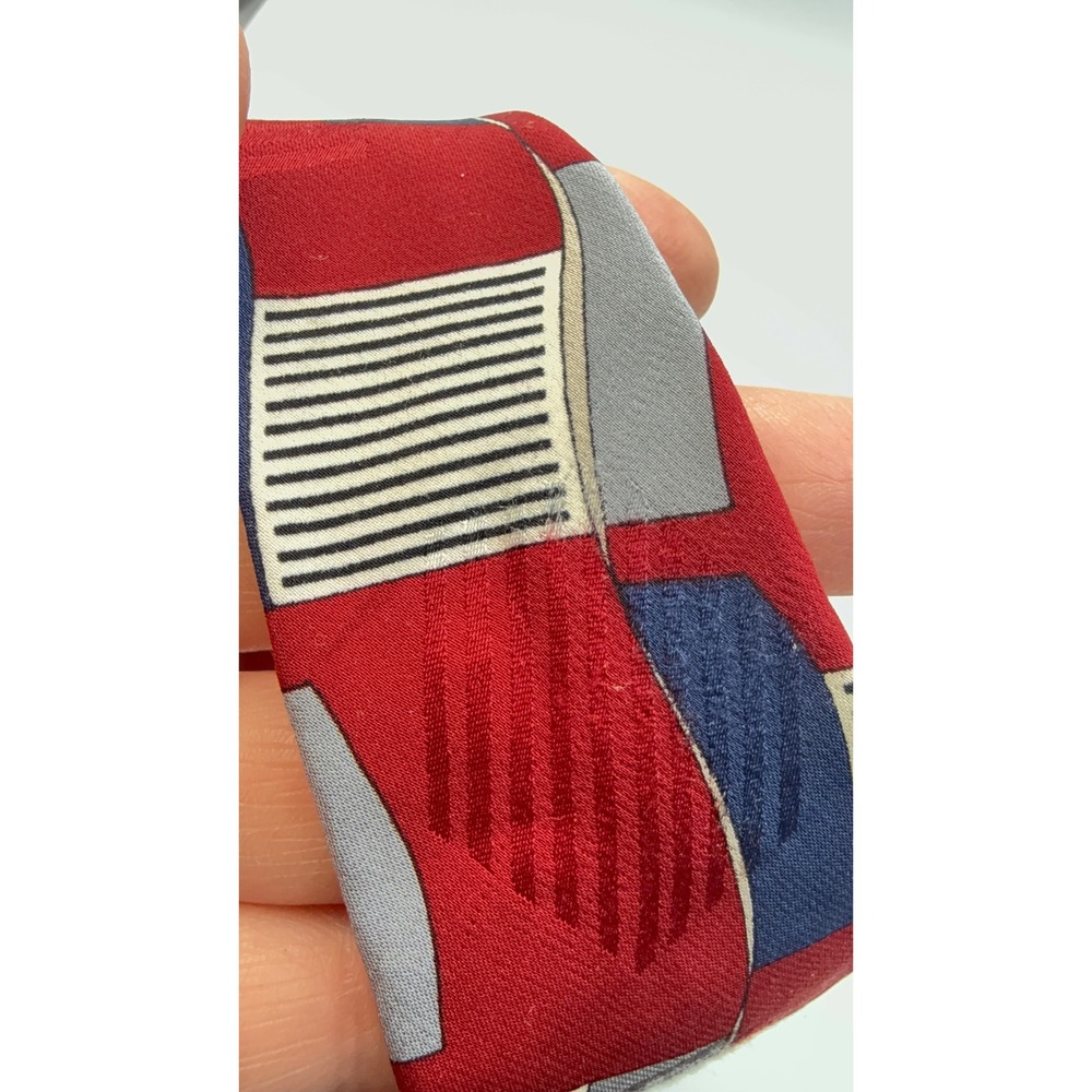 John Henry Mens Silk Tie Red Blue Grey Geometric Abstract Vintage Made in‎ USA - Picture 10 of 13